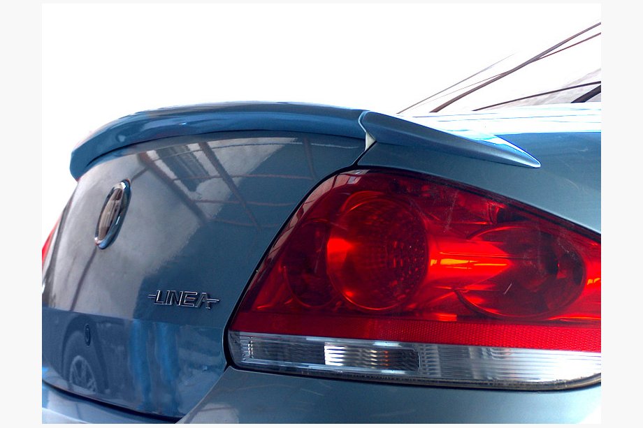Fiat Linea 2006–2018 3-delni spojler (za lakiranje) Image