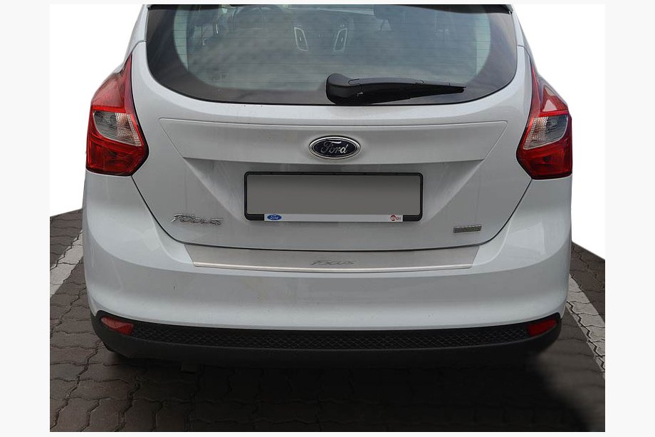 Ford Focus III 2011–2017 Nerjaveča obloga zadnjega odbijača z zavihkom Natanika Image