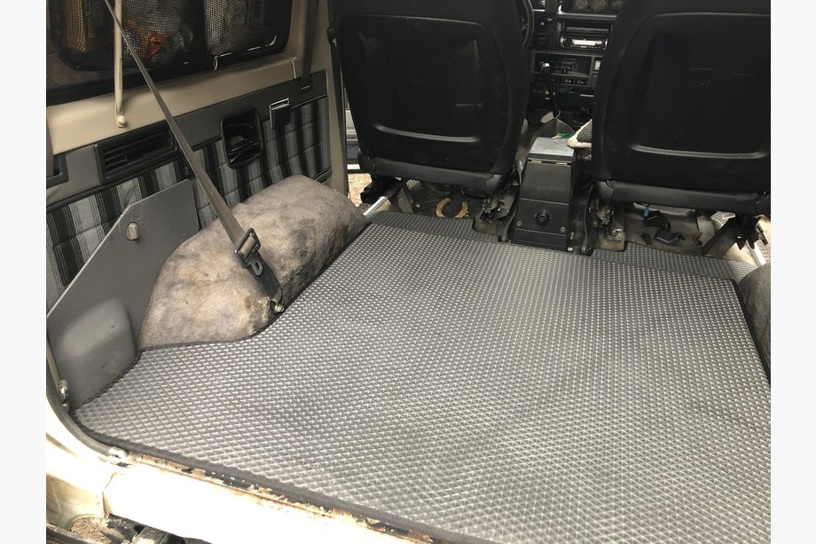 Toyota Land Cruiser 70 1984– Prtljažna preproga brez zadnjih sedežev (EVA, črna) Image