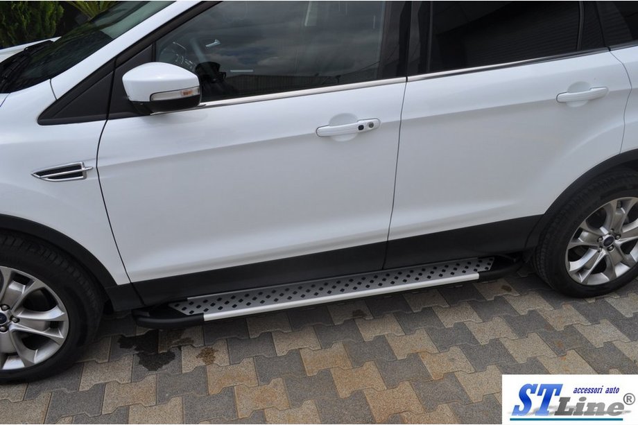 Ford Kuga/Escape 2013–2019 Bočne stopnice King (2 kos, aluminij) Z lakiranimi vratnimi ploščami Fotografija 4