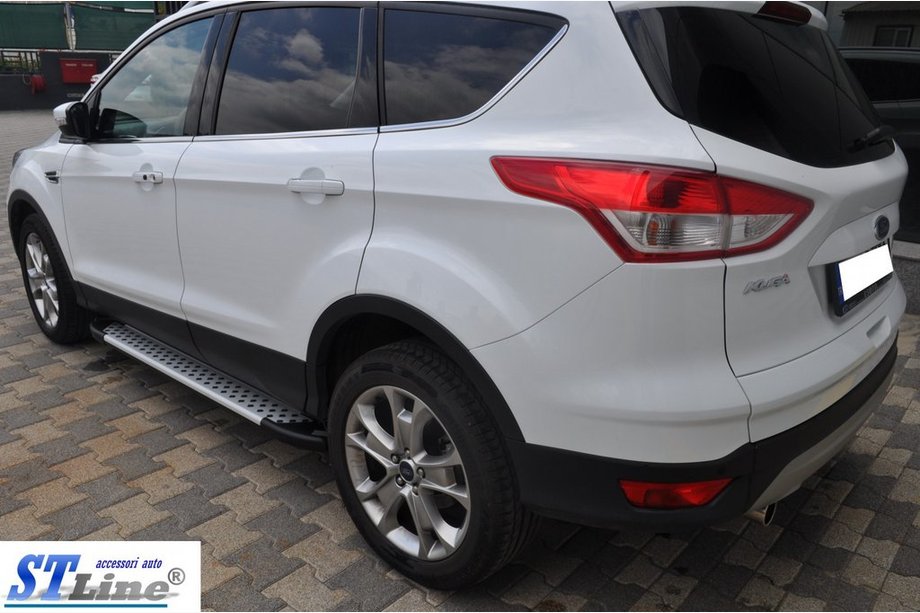 Ford Kuga/Escape 2013–2019 Bočne stopnice King (2 kos, aluminij) Z lakiranimi vratnimi ploščami Fotografija 2