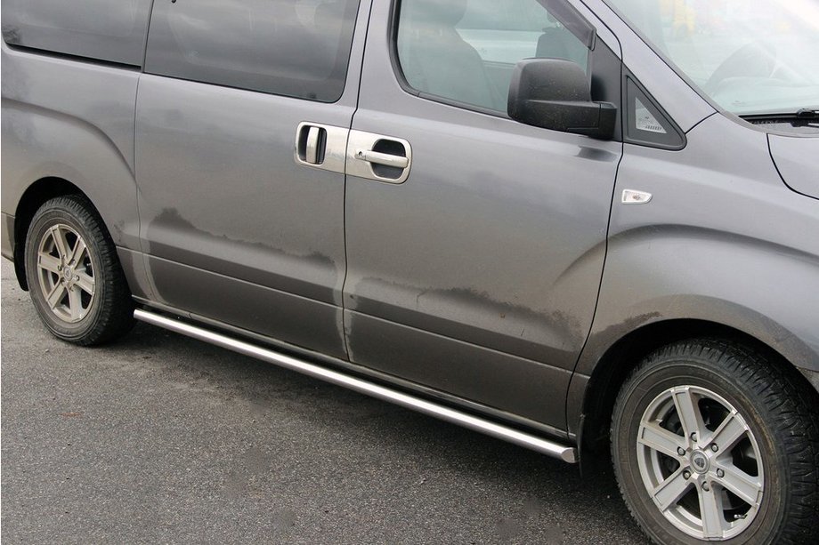 Hyundai H300, H1, Starex 2008–2020 Stranske cevi BB001 (2 kosa, nerjavno jeklo) Image