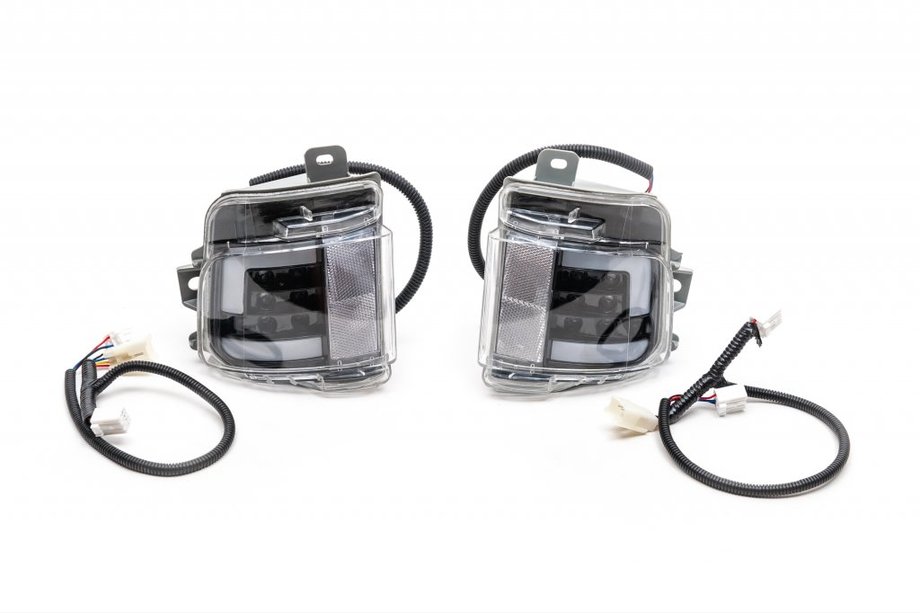 Toyota Land Cruiser 200 2007–2021 Zadnje meglenke 2016-2021 (Executive Black) Fotografija 2