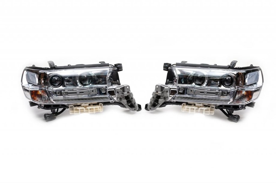 Toyota Land Cruiser 200 2007–2021 Sprednji žarometi 2016+ (ORIGINAL) Image