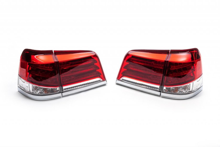 Lexus LX570/450d 2008–2022 Zadnje zavorne luči (2012-2015, 2 kosa) Notranja desna (na pokrovu prtljažnika) Image