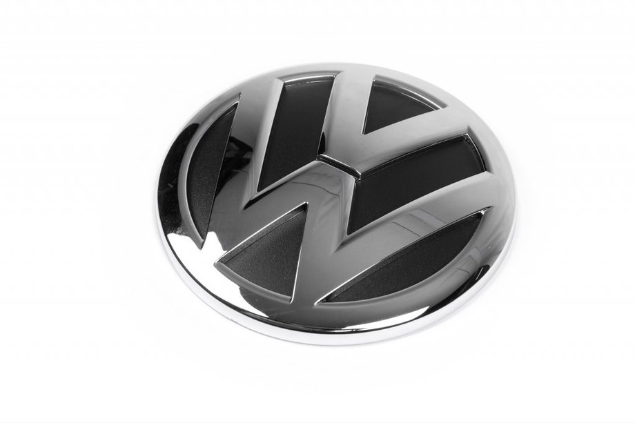 Volkswagen T5 2010–2015 Zadnji emblem (OEM videz) Image