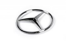 Mercedes razred C W204 2007–2015 Zadnji emblem fotografija 1