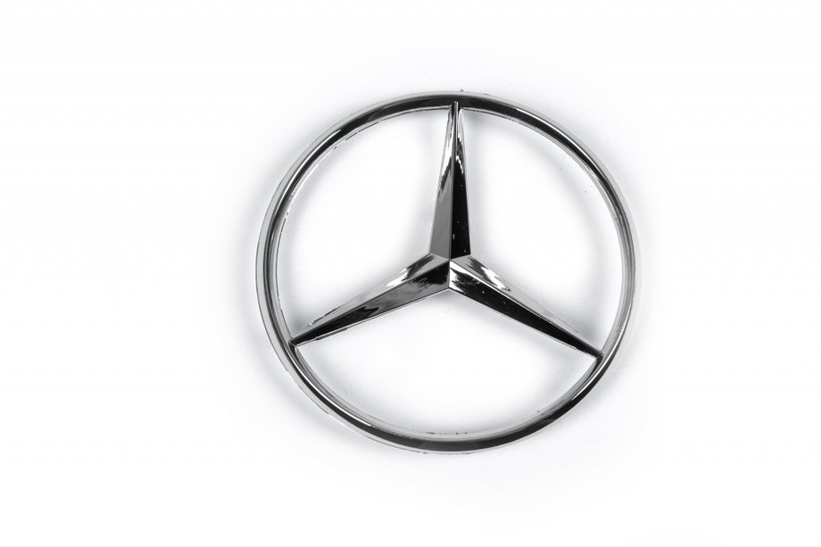 Mercedes E-class W210 1995–2002 Zadnji emblem (logotip Mercedes) Image