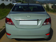 Hyundai Accent 2011–2017 Okrasna letev nad registrsko tablico (nerjaveče jeklo) OmsaLine - italijansko nerjavno jeklo fotografija 1