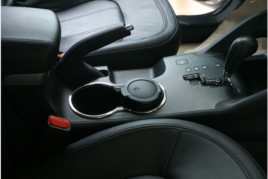 Hyundai IX-35 2010–2015 Obročki za držalo za pijačo (nerjavno jeklo) Image