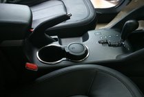 Hyundai IX-35 2010–2015 Obročki za držalo za pijačo (nerjavno jeklo) fotografija 1