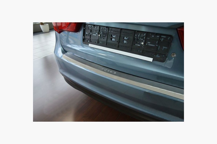 Kia Rio 2012–2017 Nerjaveča zaščitna letev za zadnji odbijač z zavihkom NataNika Image