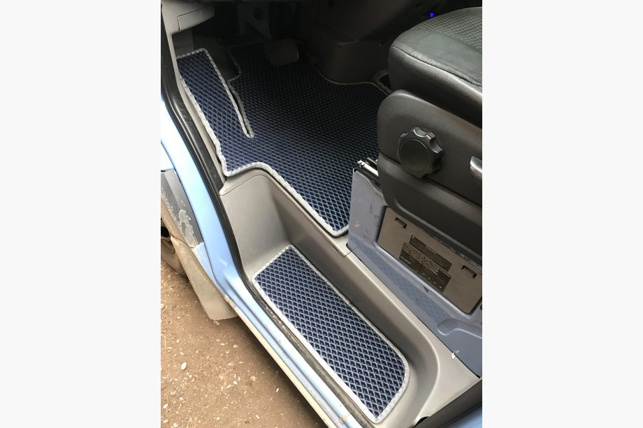 Mercedes Sprinter W906 2006–2018 Preproge za pragove (3 kos, EVA, črne) Image