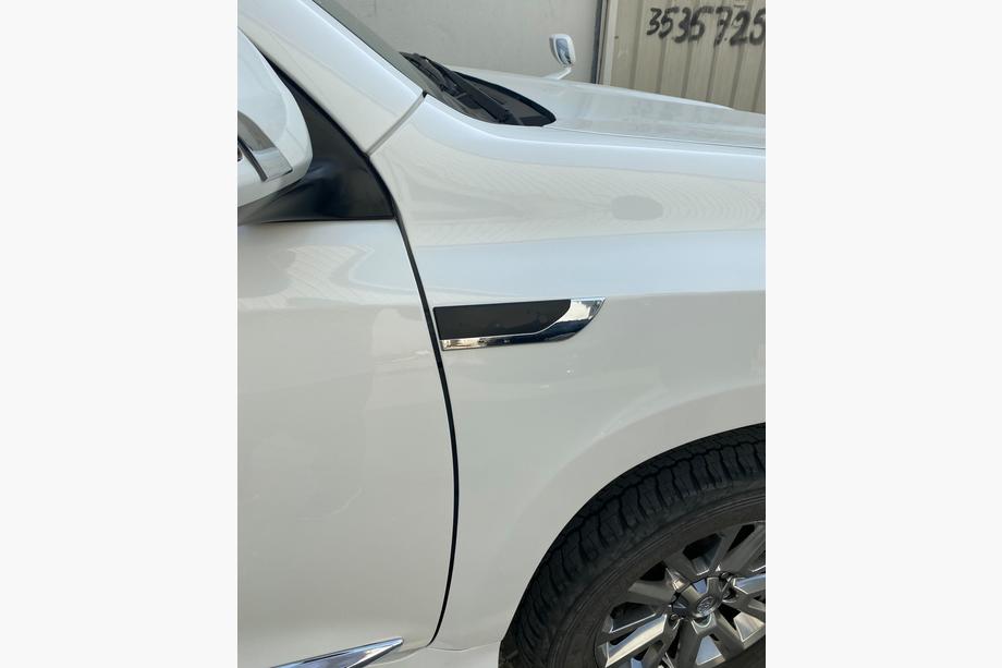 Toyota Land Cruiser Prado 150 2009–2023 Nalepke za blatnik (2 kosa) Image