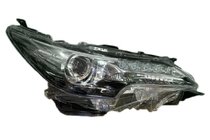 Toyota Fortuner 2015– Sprednji žarometi (2 kos) fotografija 1
