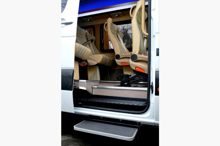 Mercedes Sprinter W901/902/903/904/905 1995–2006 Električna izvlečna bočna stopnica (50 cm) Fotografija 2