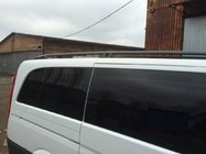 Mercedes Viano 2004–2014 Črni strešni relingi CAN Originalni dizajn (kovinske noge) fotografija 3