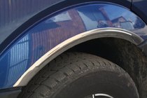 Mercedes Sprinter W906 2006–2018 Ozke obrobe kolotekov (4 kosi, nerjaveče jeklo) Carmos - turško nerjaveče jeklo fotografija 3
