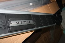 Mercedes Vito W638 1996–2003 Stranske stopnice RedLine Black (2 kosa, aluminij) fotografija 4