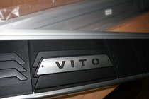 Mercedes Vito W638 1996–2003 Stranske stopnice RedLine Black (2 kosa, aluminij) fotografija 2