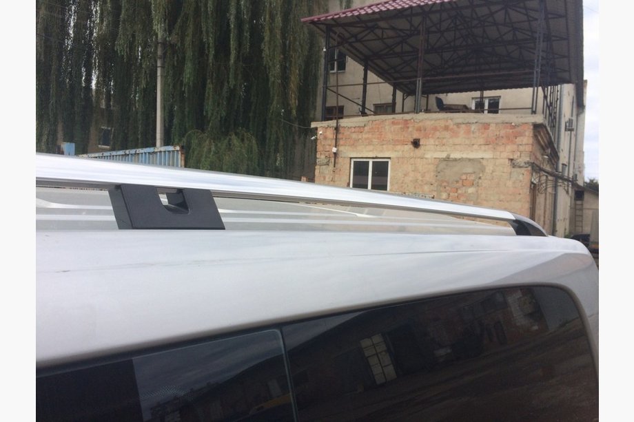 Mercedes Viano 2004–2014 Kromirane strešne letve CAN, originalni dizajn (kovinske noge) Fotografija 2
