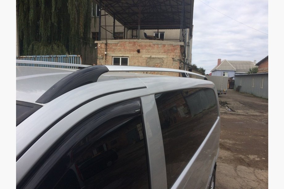 Mercedes Viano 2004–2014 Kromirane strešne letve CAN, originalni dizajn (kovinske noge) Fotografija 4