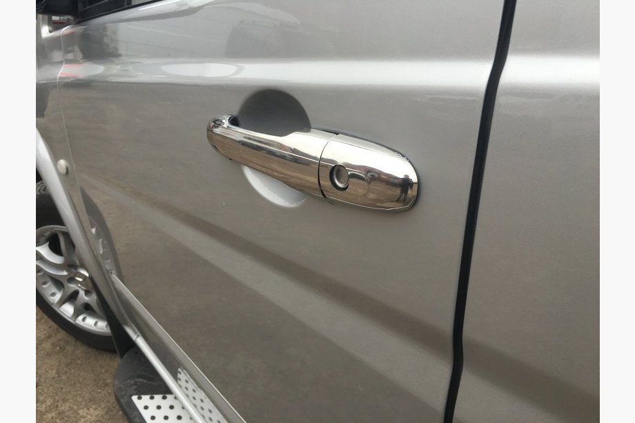 Mercedes Vito W639 2004–2014 Pokrovi kljuk (nerjavno jeklo) 4 kosi, Carmos – turško jeklo Fotografija 2