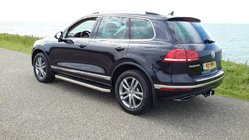 Volkswagen Touareg 2010–2018 Stranske stopnice kot original V1 (2 kos, aluminij) fotografija 2