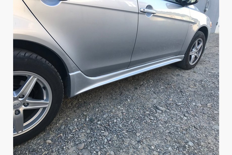 Mitsubishi Lancer X 2008– Stranski pragovi (2 kosa, za lakiranje) Image