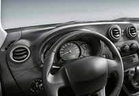 Mercedes Citan 2013–2021 Okrasni okvirji notranjih zračnikov (4 kosi, nerjavno jeklo) fotografija 2