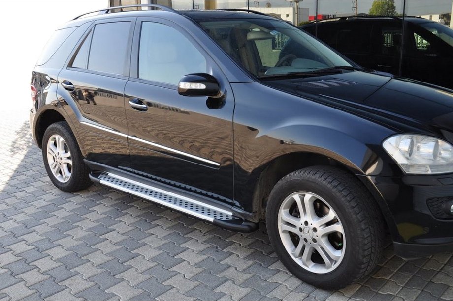 Mercedes ML W164 2005–2011 Stranske stopnice Allmond Grey (2 kosa, aluminij) Fotografija 1