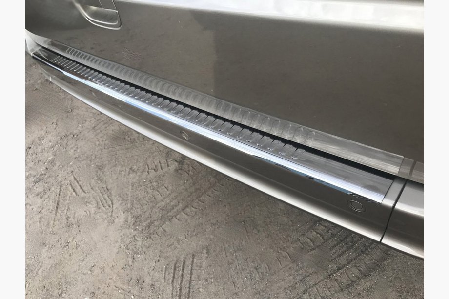Mercedes Vito W639 2004–2014 Obloga zadnjega odbijača, črni krom (OmsaLine, nerjavno jeklo) Image
