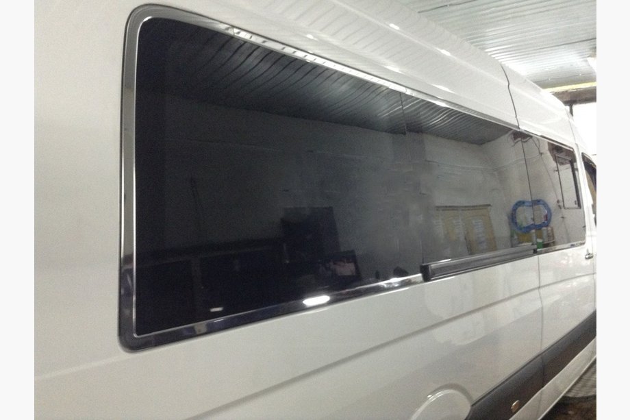 Volkswagen Crafter 2006–2016 Komplet okenskih obrob (nerjavno jeklo) Image