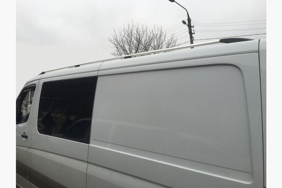 Mercedes Sprinter W906 2006–2018 Strešni vzdolžni nosilci DD 265 cm, krom, plastična noga Image