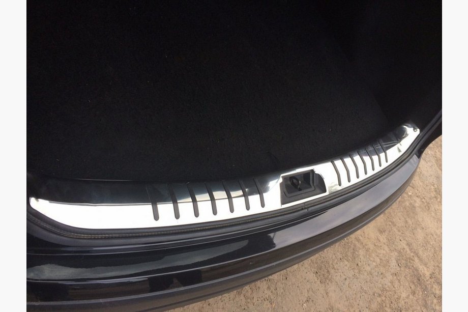 Nissan Qashqai 2010–2014 Notranja zaščitna obloga prtljažnika (nerjaveče jeklo, gumijasti vložki) Image