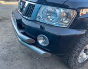 Nissan Patrol Y61 1997–2011 Sprednji odbijač kompleten rabljen (2004-2008) fotografija 1