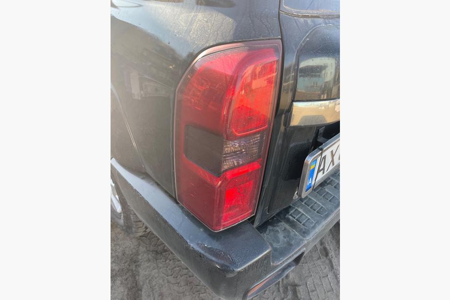 Nissan Patrol Y61 1997–2011 Rabljena zadnja luč (2004-2008, 1 kos) Image