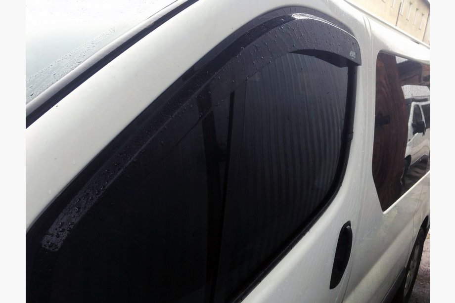 Opel Vivaro 2001–2015 Vetrni deflektorji za okna (2 kos, DDU) Image