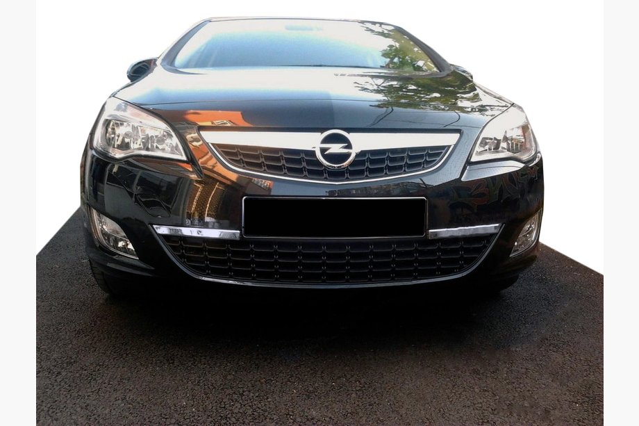 Opel Astra J 2009–2015 Nerjaveča zaščitna obloga konca sprednjega odbijača Image