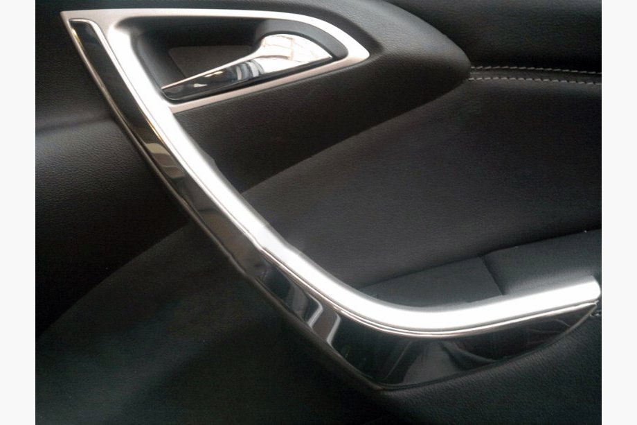 Opel Astra J 2009–2015 Nerjaveče obloge za sprednja vrata Image