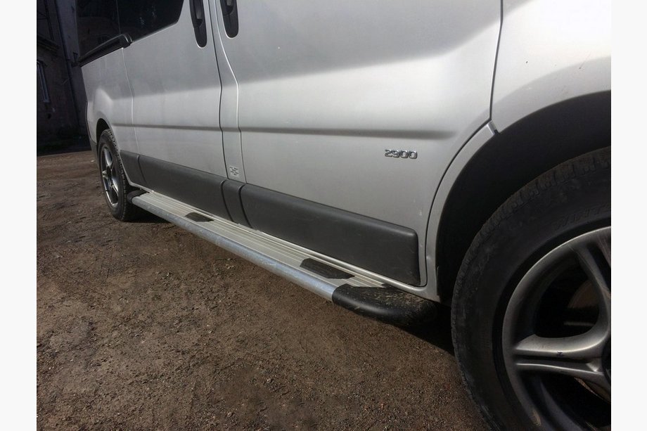 Renault Trafic 2001–2015 Bočne stopnice Bosphorus OLD Grey (2 kosa, aluminij) Dolga medosna razdalja Image