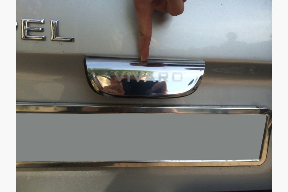 Nissan Primastar 2002–2014 Kromirana letvica nad registrsko tablico (krilna vrata, nerjavno jeklo) Image