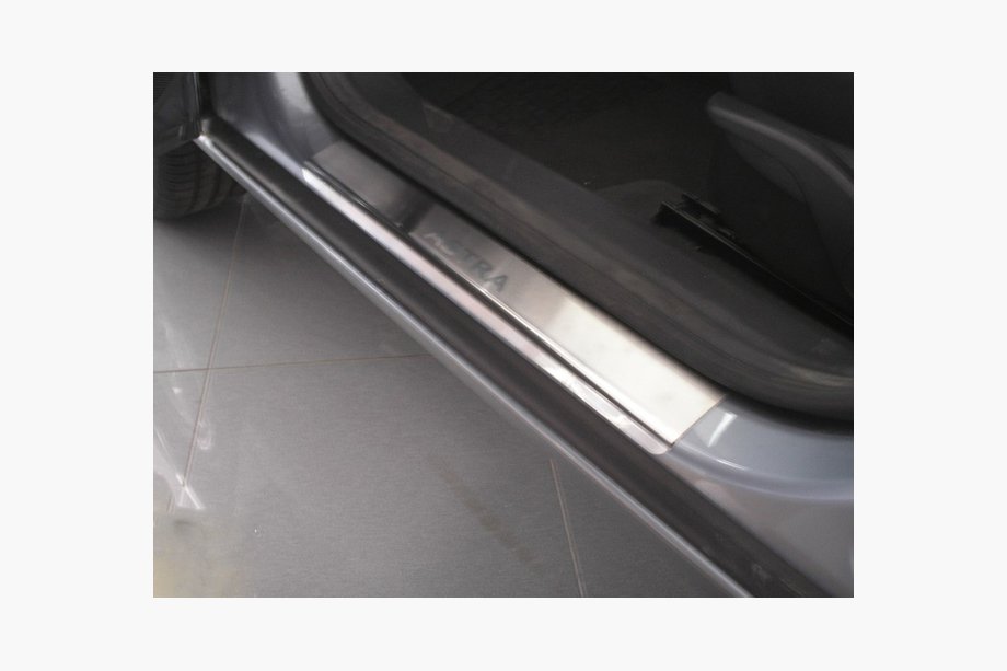 Opel Astra H 2004–2013 Nerjaveče letve pragov Nataniko (4 kosi) Premium - 3M lepilni trak, 0,8 mm Image
