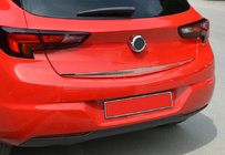 Opel Astra K 2016–2021 Spodnji rob pokrova prtljažnika (HB, inox) fotografija 1