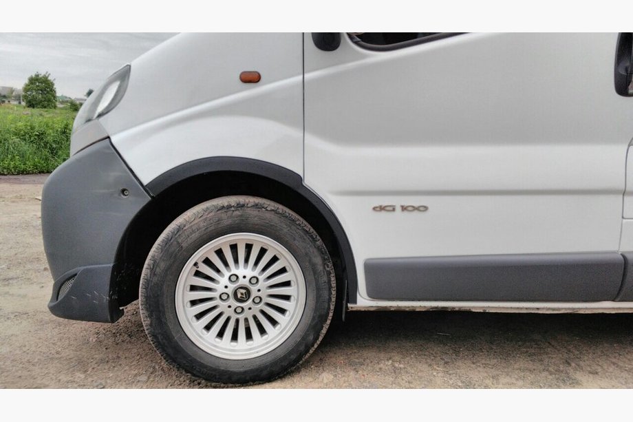 Opel Vivaro 2001–2015 Obrobe kolesnih lokov (4 kosi, črne) Fotografija 2