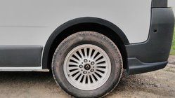 Renault Trafic 2001–2015 Obrobe kolesnih lokov (4 kosi, črne) 2001-2007, črna kovina, sprednje + zadnje fotografija 5
