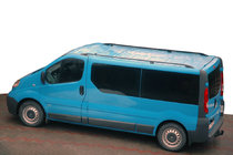 Nissan Primastar 2002–2014 Črni strešni relingi fotografija 1