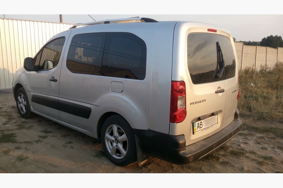 Citroen Berlingo 2008–2018 Kromirane strešne letve S plastičnimi nogami Fotografija 5