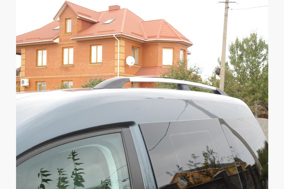 Volkswagen Caddy 2010–2015 Kromirane strešne vzdolžne letve Fotografija 2