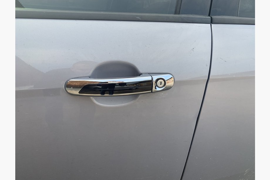 Ford Kuga 2008–2013 Pokrovi kljuk z črnim trakom (4 kos, ABS) Fotografija 2